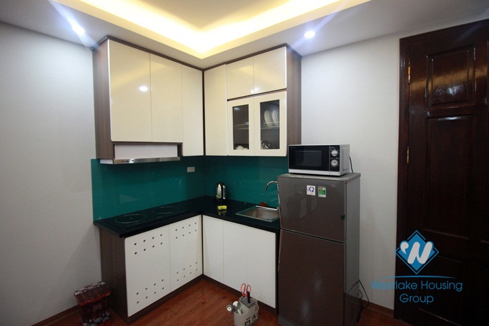 Lovely studio for rent in Hoang Hoa Tham street, near city center.
